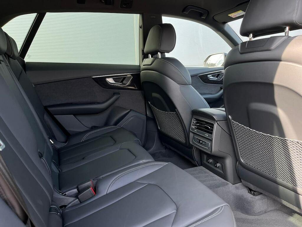 Audi Q8 Black Edition Blue #16