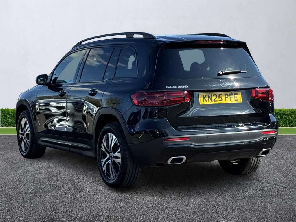Mercedes-Benz GLB Class Glb 200 Sport Executive 7G-tronic Black #2