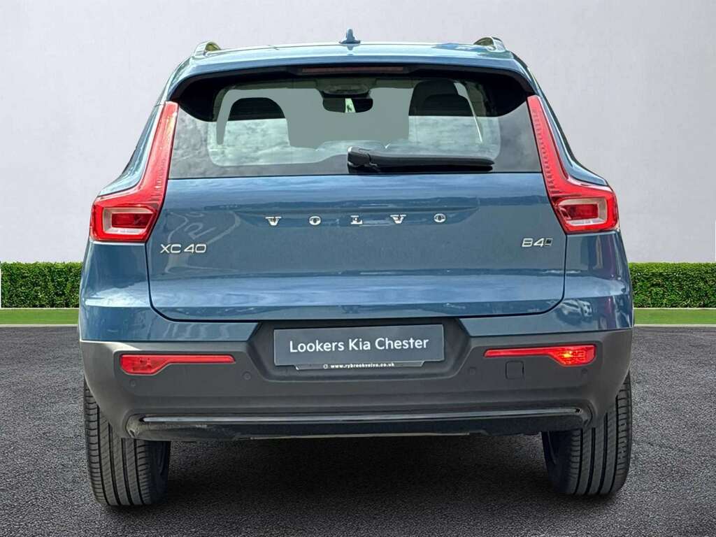 Volvo XC40 2.0 B4p Plus Dark Awd Blue #4