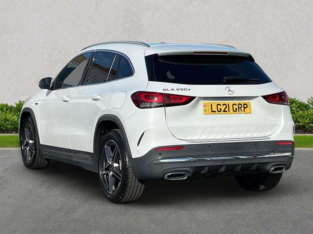 Mercedes-Benz GLA Class Gla 250E Exclusive Edition White #2