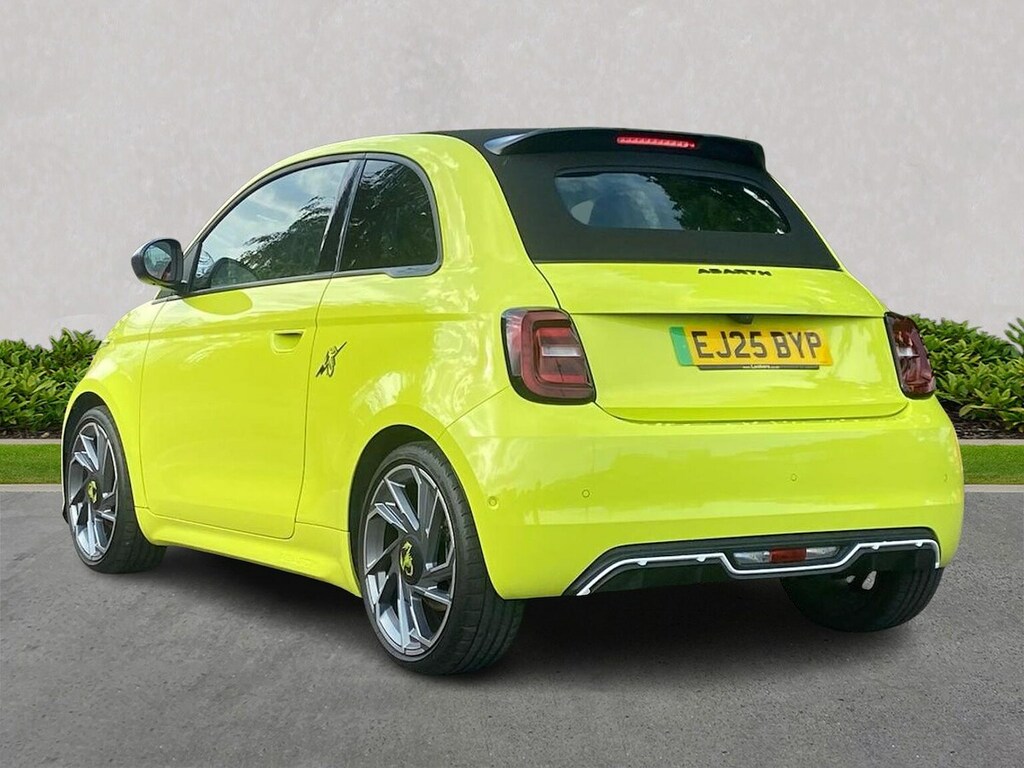 Abarth 500 42Kwh Convertible 155 Ps EJ25BYP Green #2