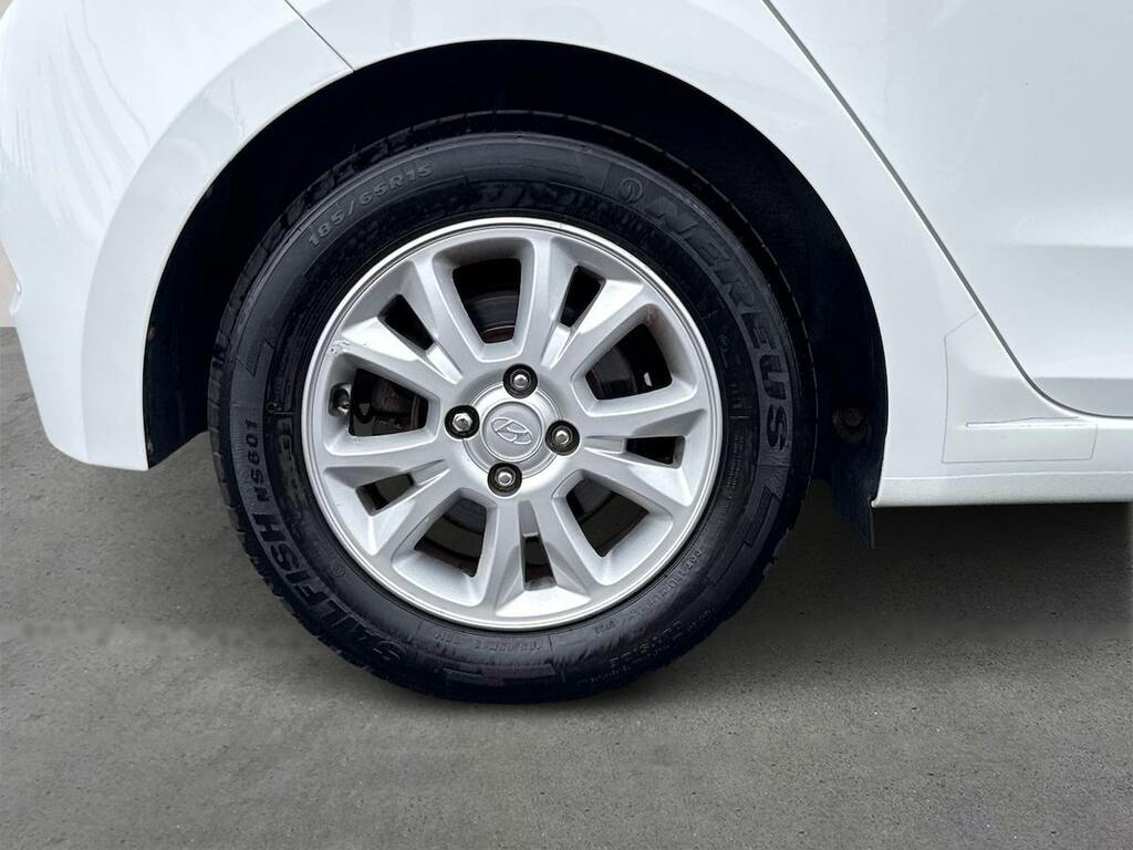 Hyundai I20 1.2 Se Hatchback Euro 6 84 Ps BSZ5269 White #6