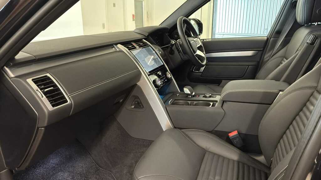 Land Rover Discovery 3.0 D350 Dynamic Hse Black #3