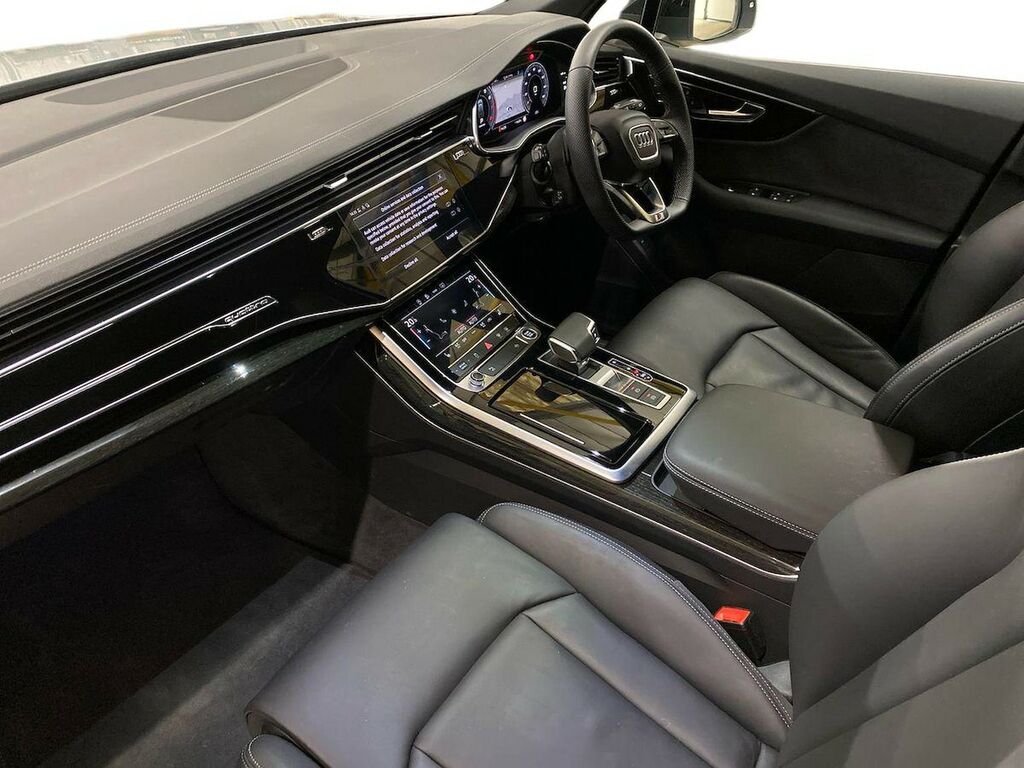 Audi Q7 Black Edition Black #7