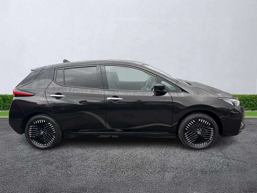 Nissan Leaf 160Kw E N-connecta 59Kwh Black #3