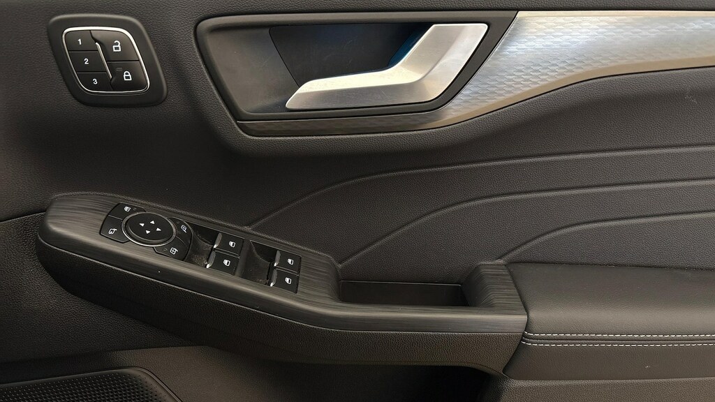 Ford Kuga Active Green #18