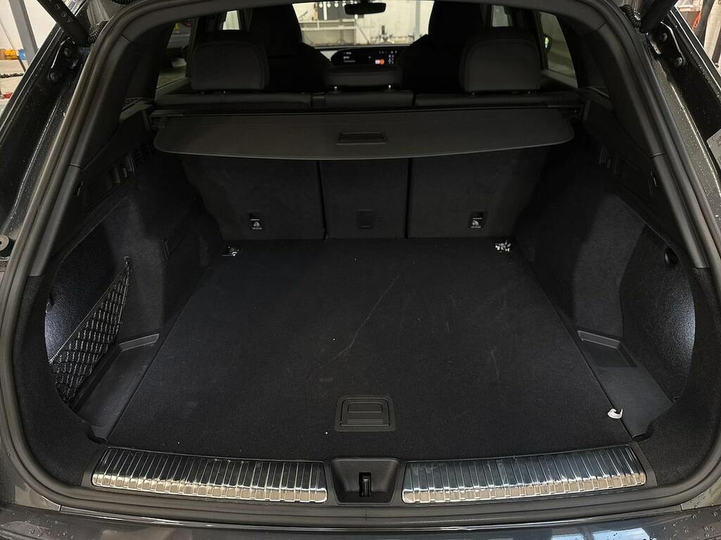 Audi Q5 Launch Edition Black #17
