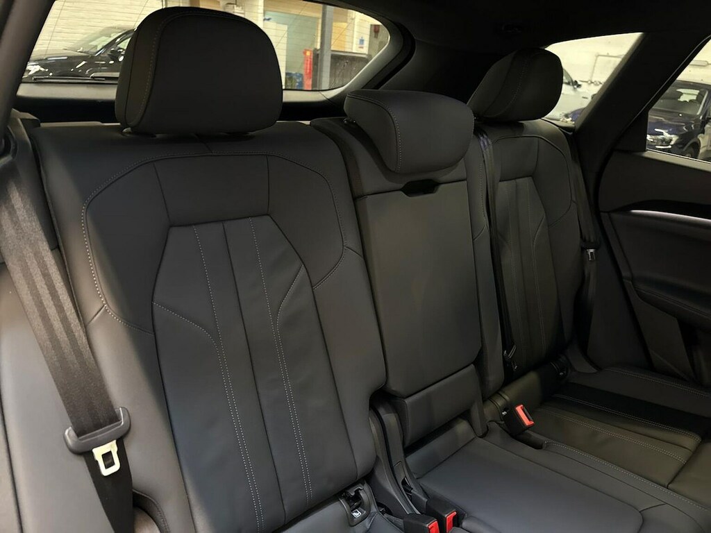 Audi Q5 Launch Edition Black #16