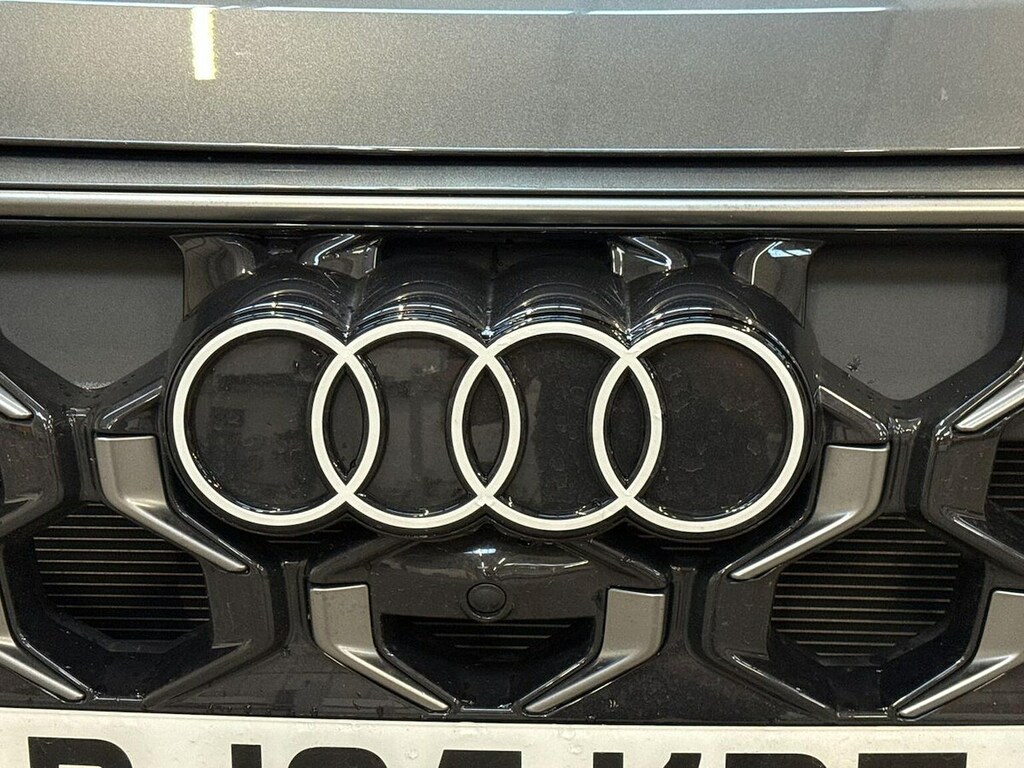 Audi Q5 Launch Edition Black #33
