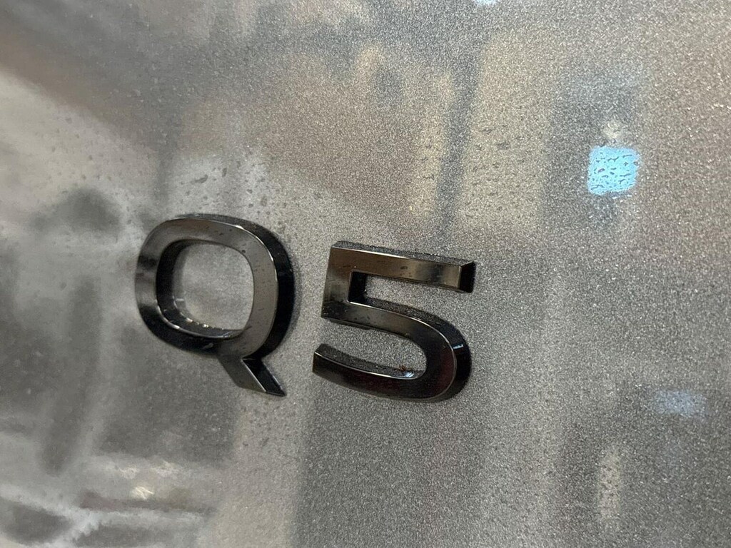 Audi Q5 Launch Edition Black #35