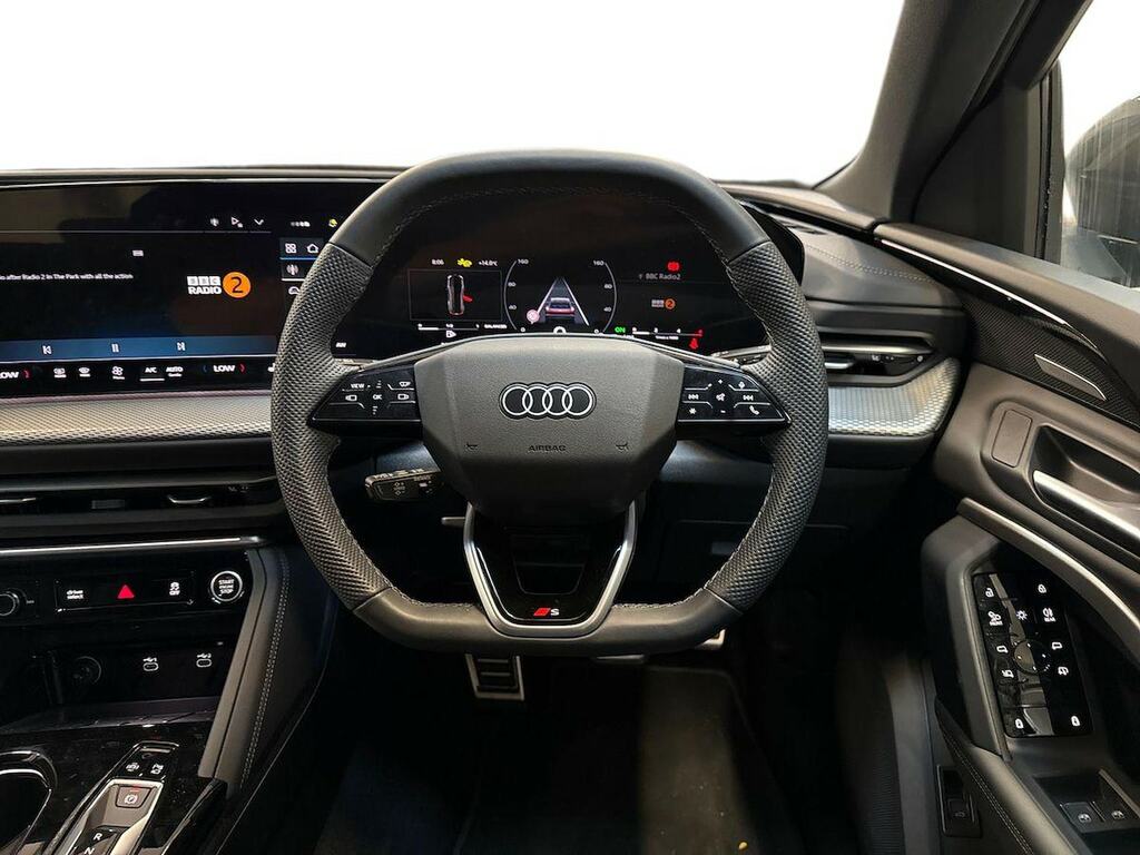Audi Q5 Launch Edition Black #9