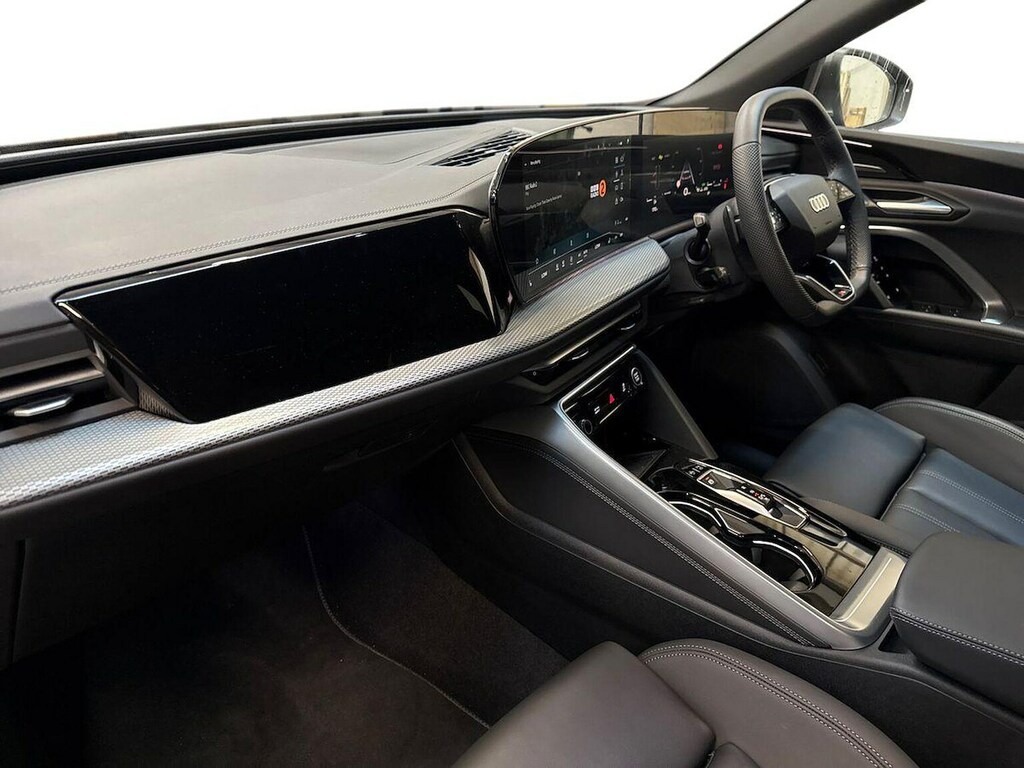 Audi Q5 Launch Edition Black #7