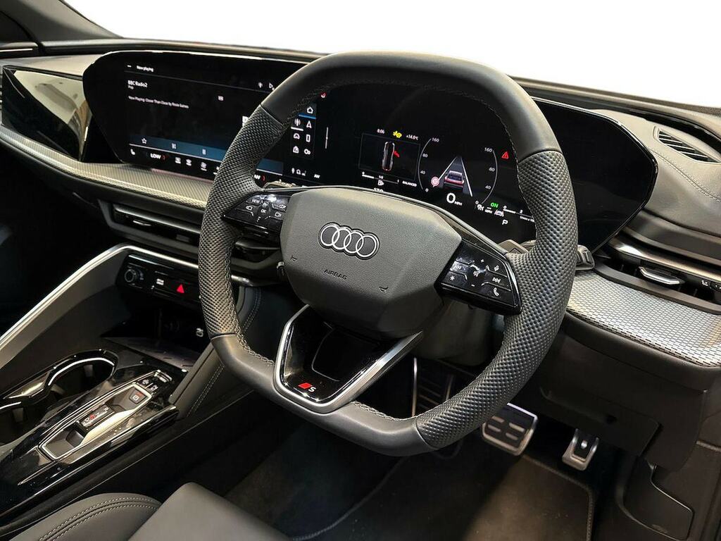Audi Q5 Launch Edition Black #15