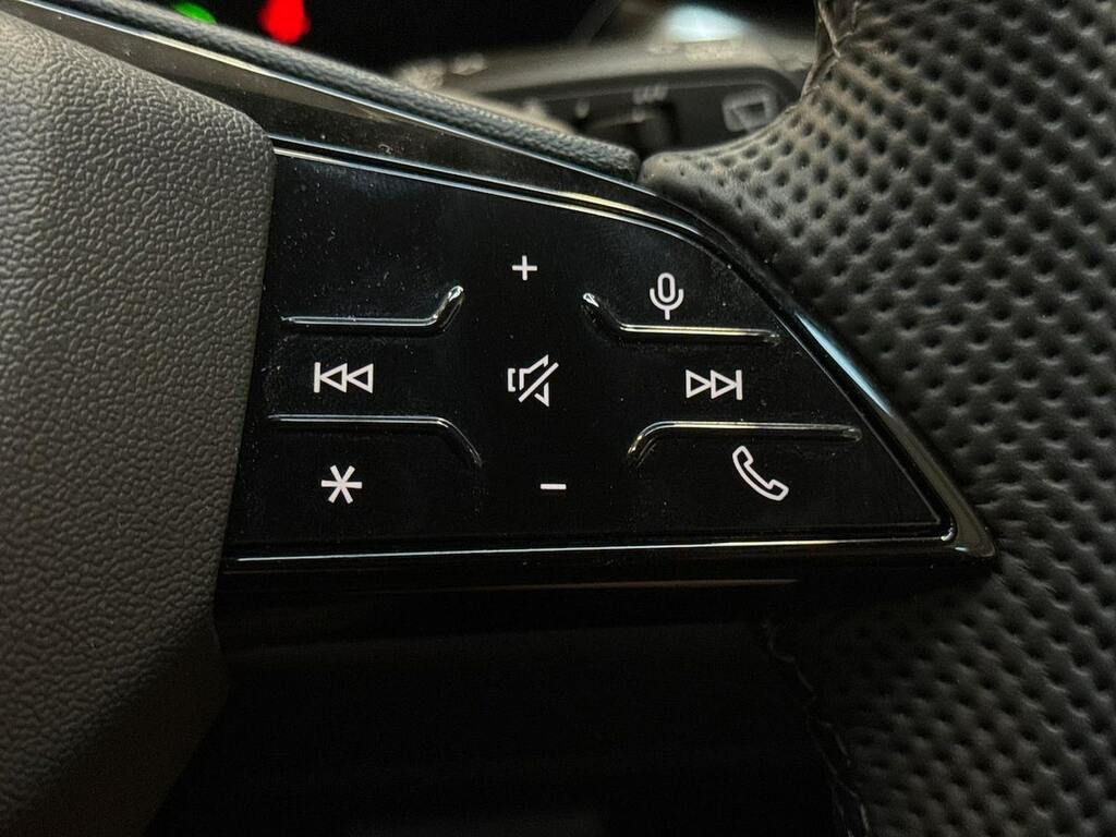 Audi Q5 Launch Edition Black #26