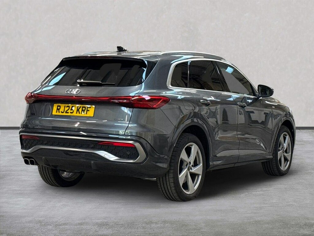 Audi Q5 Launch Edition Black #18