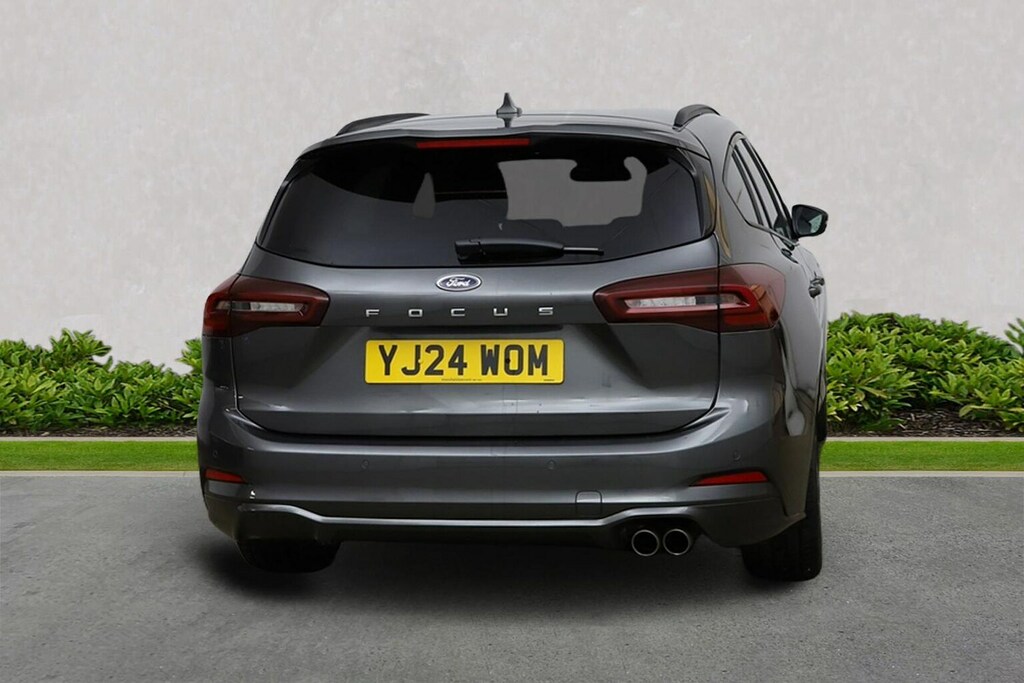 Ford Focus Active X Red #4