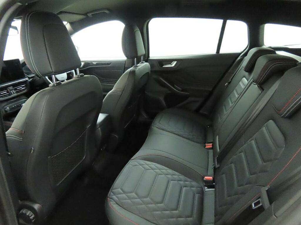 Ford Focus Active X Red #10