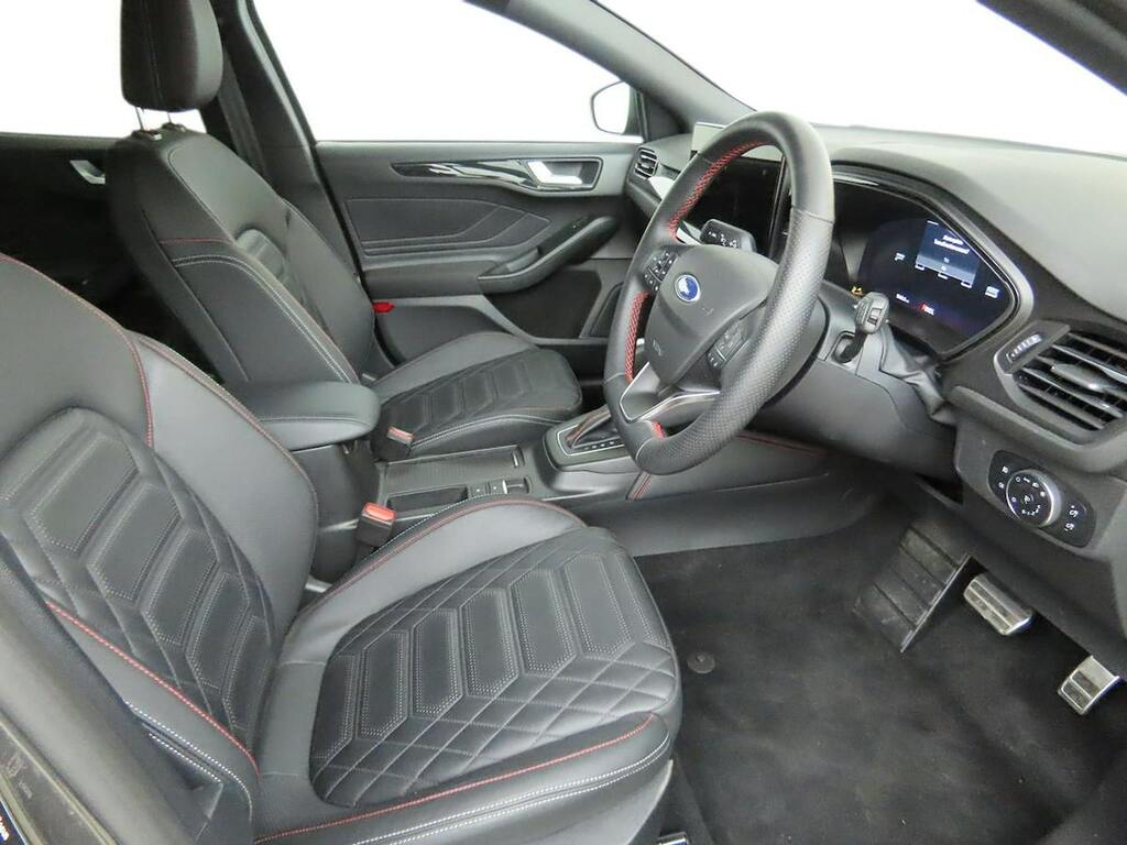 Ford Focus Active X Red #7