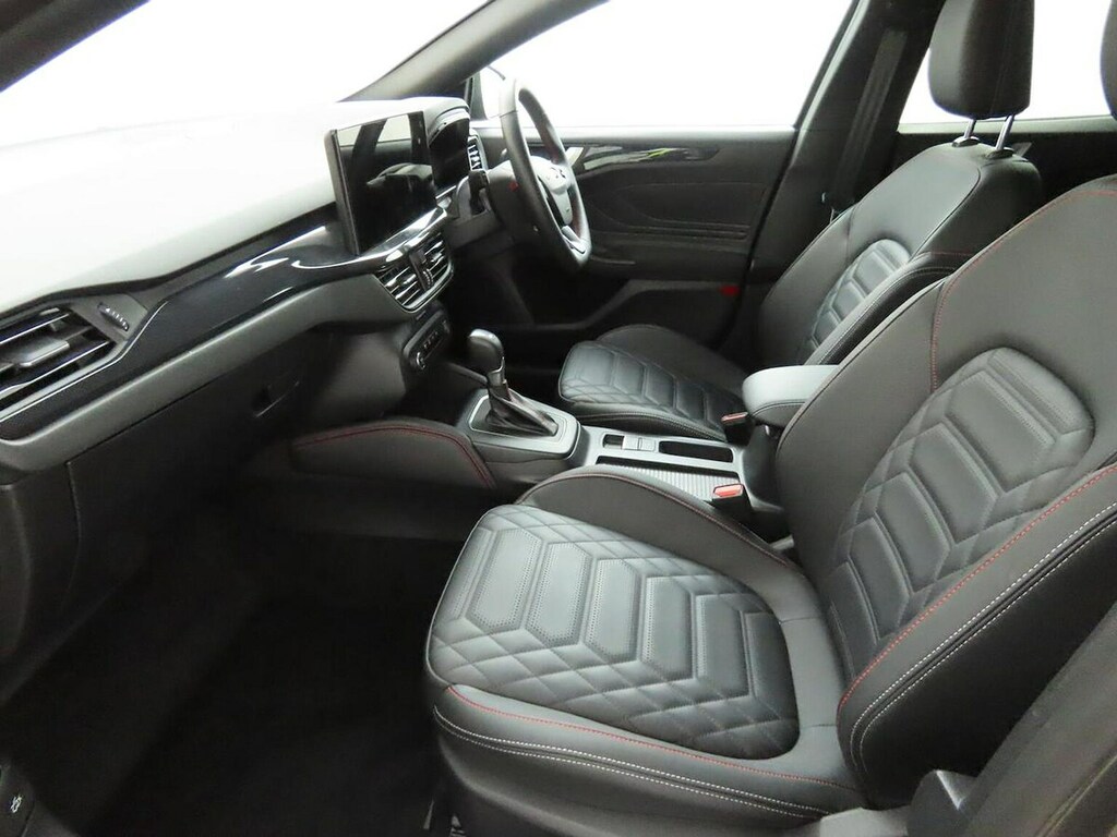 Ford Focus Active X Red #8