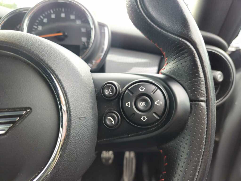 Mini Convertible 1.5 Cooper Classic 134 Bhp Red #26