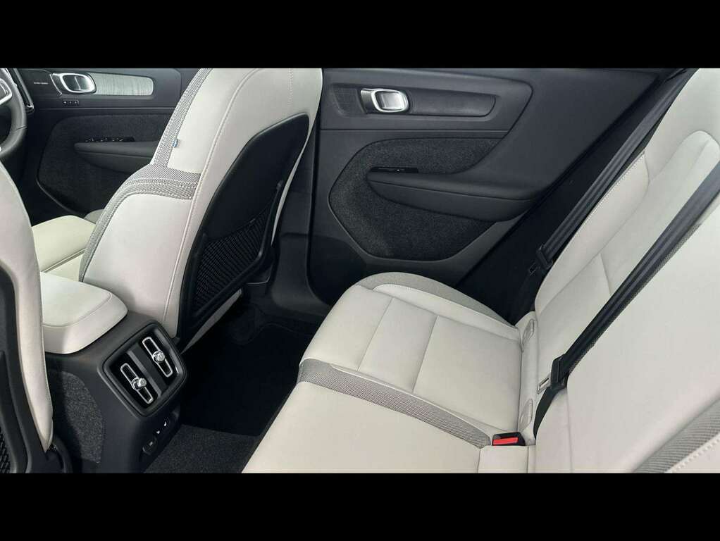 Volvo EX40 Black Edition Plus, Single Motor Extended Range, E Blue #7