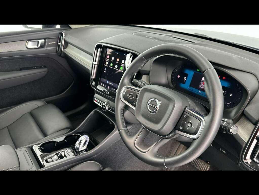 Volvo XC40 2.0 B3p Ultra Dark Blue #4