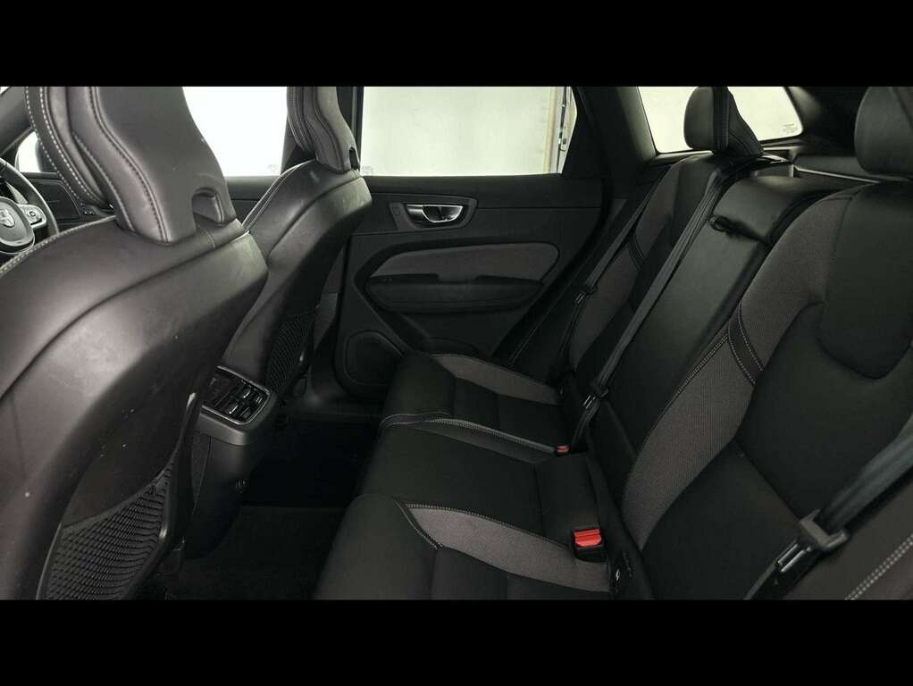 Volvo XC60 2.0 B5p Plus Black Edition Awd Geartronic Black #6