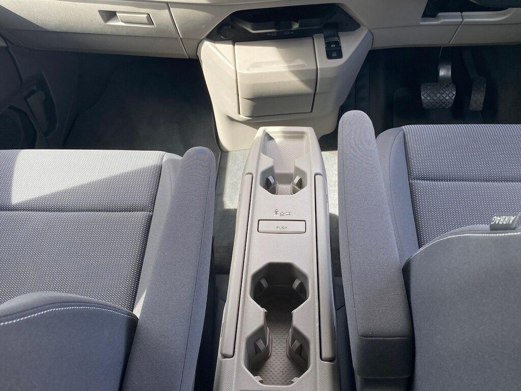 Volkswagen Multivan Style Silver #13