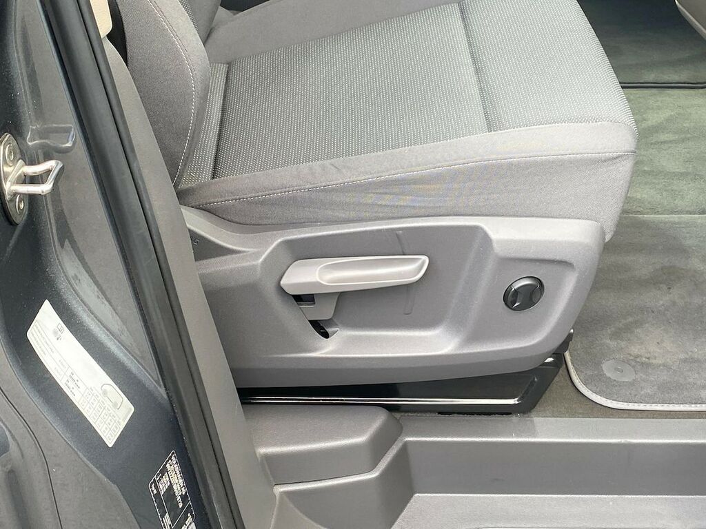 Volkswagen Multivan Style Silver #30
