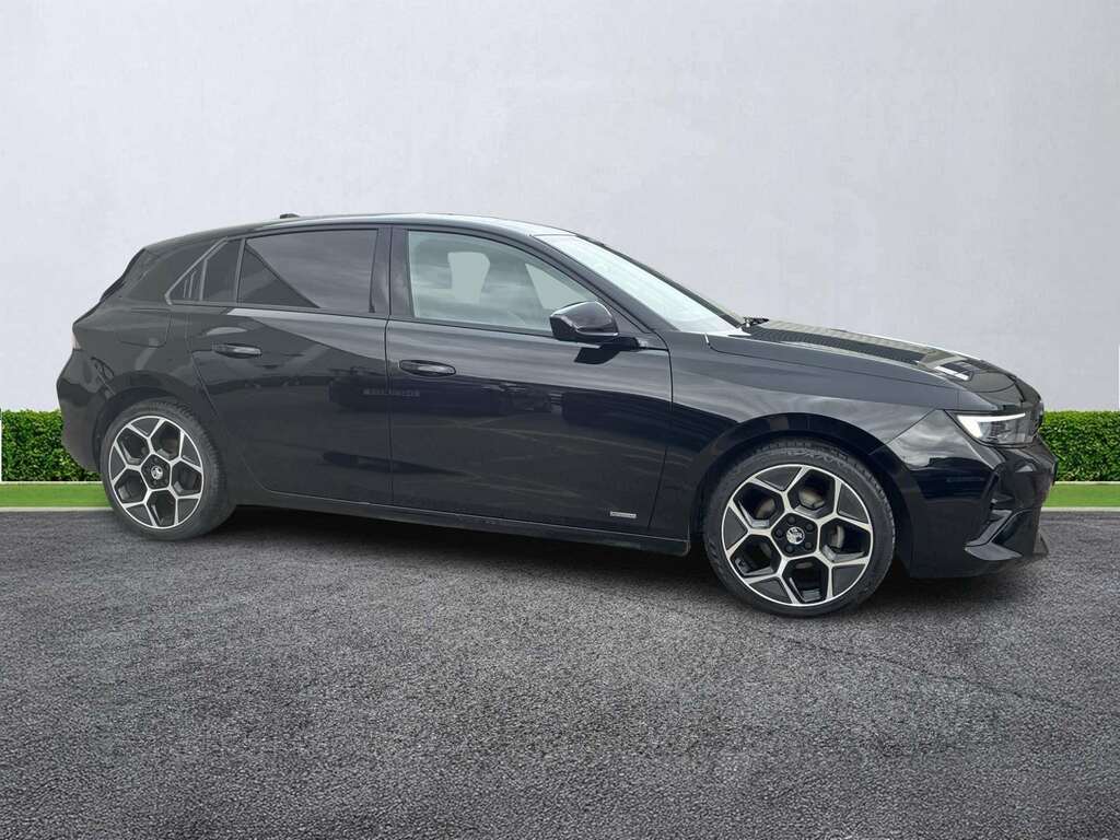 Vauxhall Astra Hatchback White #18