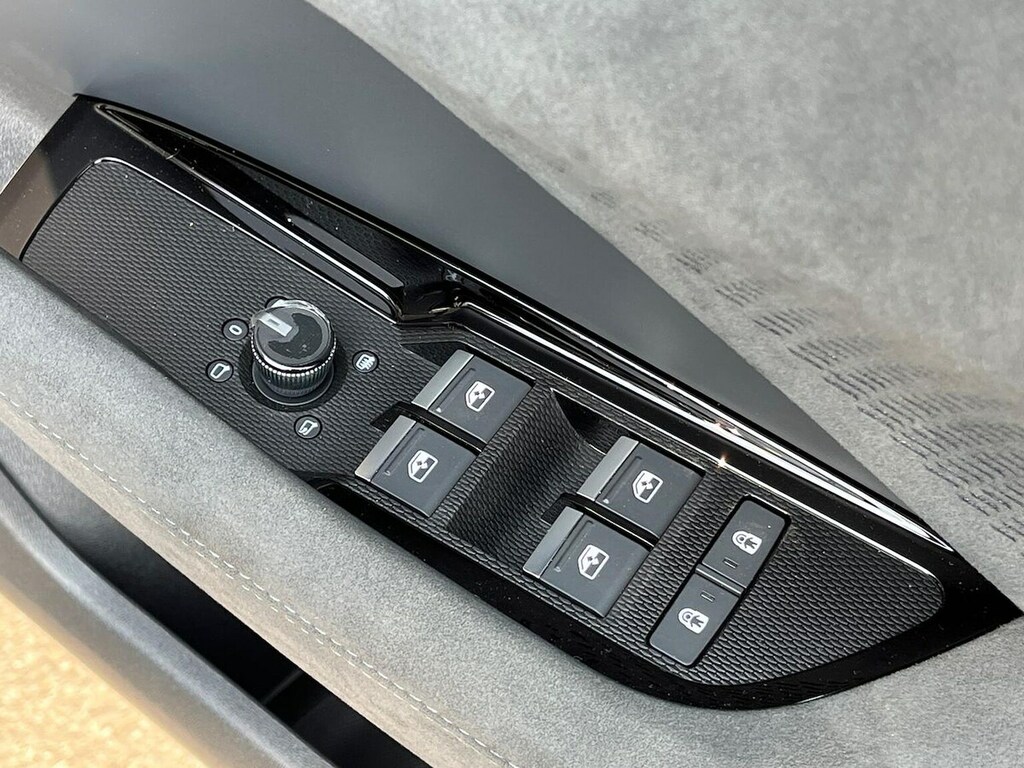 Audi Q3 Edition 1 Black #21