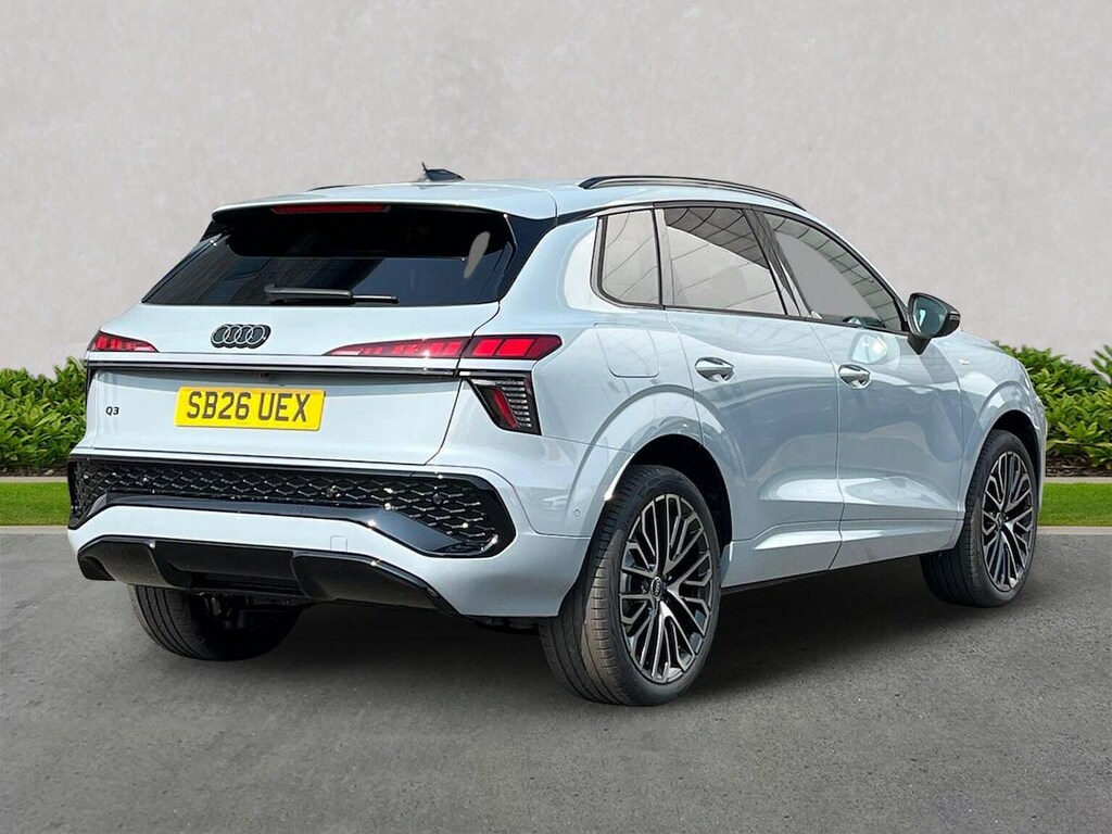Audi Q3 Edition 1 Black #18