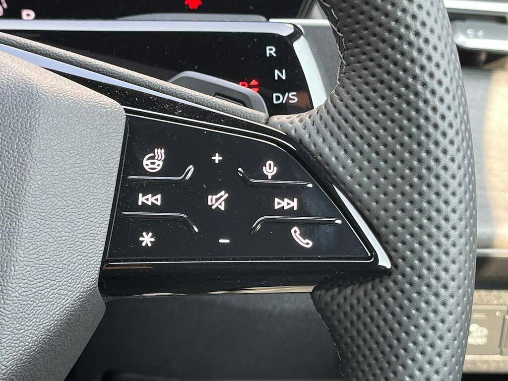 Audi Q3 Edition 1 Black #26