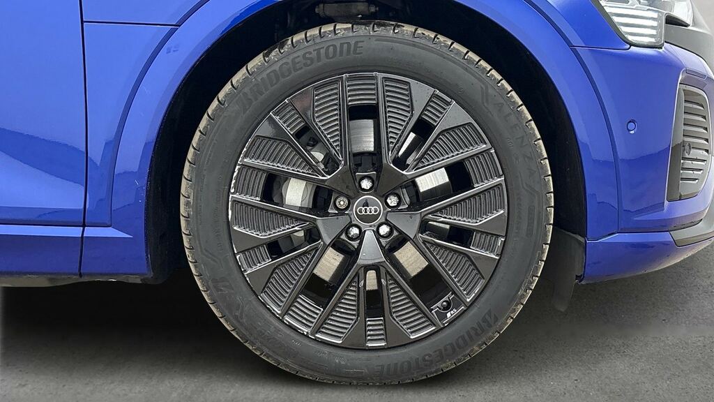 Audi Q8 e tron 300Kw 55 Quattro 114Kwh Black Ed At Tech 22Kw Blue #4