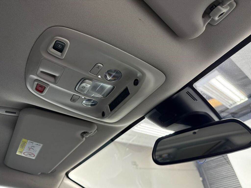 Vauxhall Vivaro Automatic #14