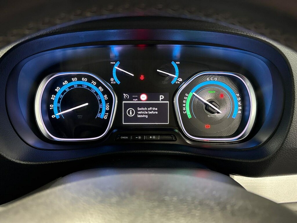 Vauxhall Vivaro Automatic #10