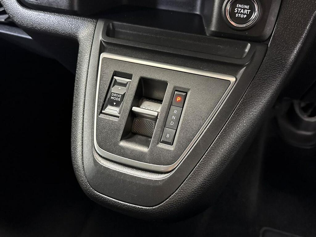 Vauxhall Vivaro Automatic #13