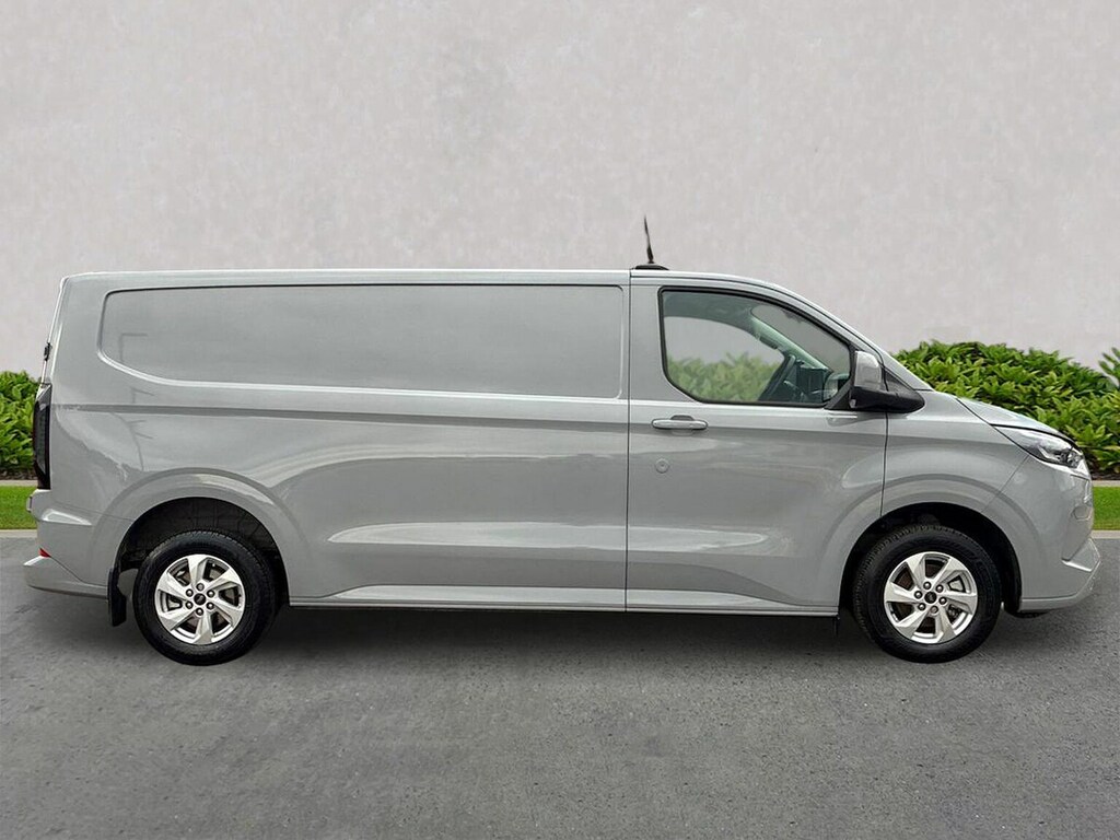Ford Transit Custom 2.5 320 Duratec 11.8Kwh Limited Panel Van Petr WN26SMO #3