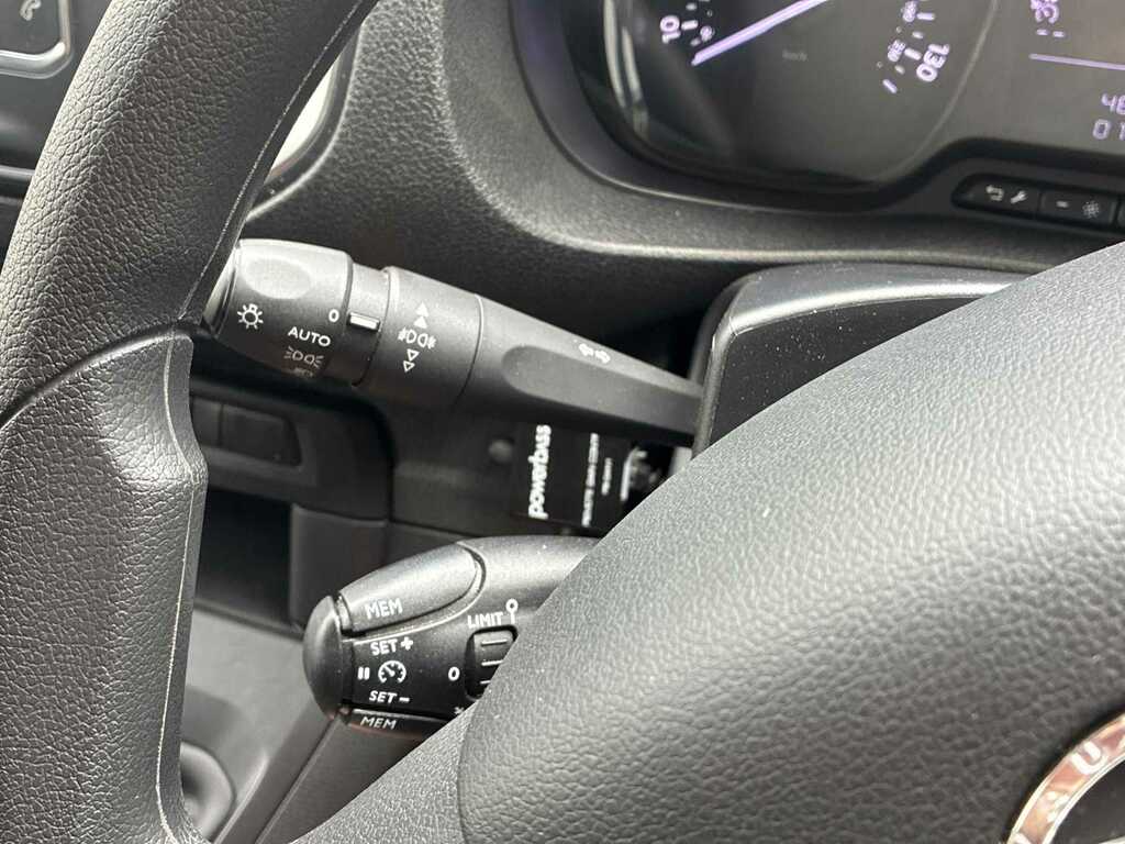 Vauxhall Vivaro Pro #24