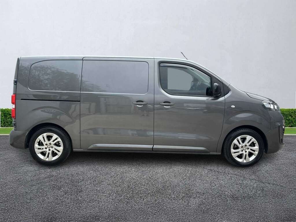 Vauxhall Vivaro 2700 1.5D 120Ps Pro H1 Van  #3