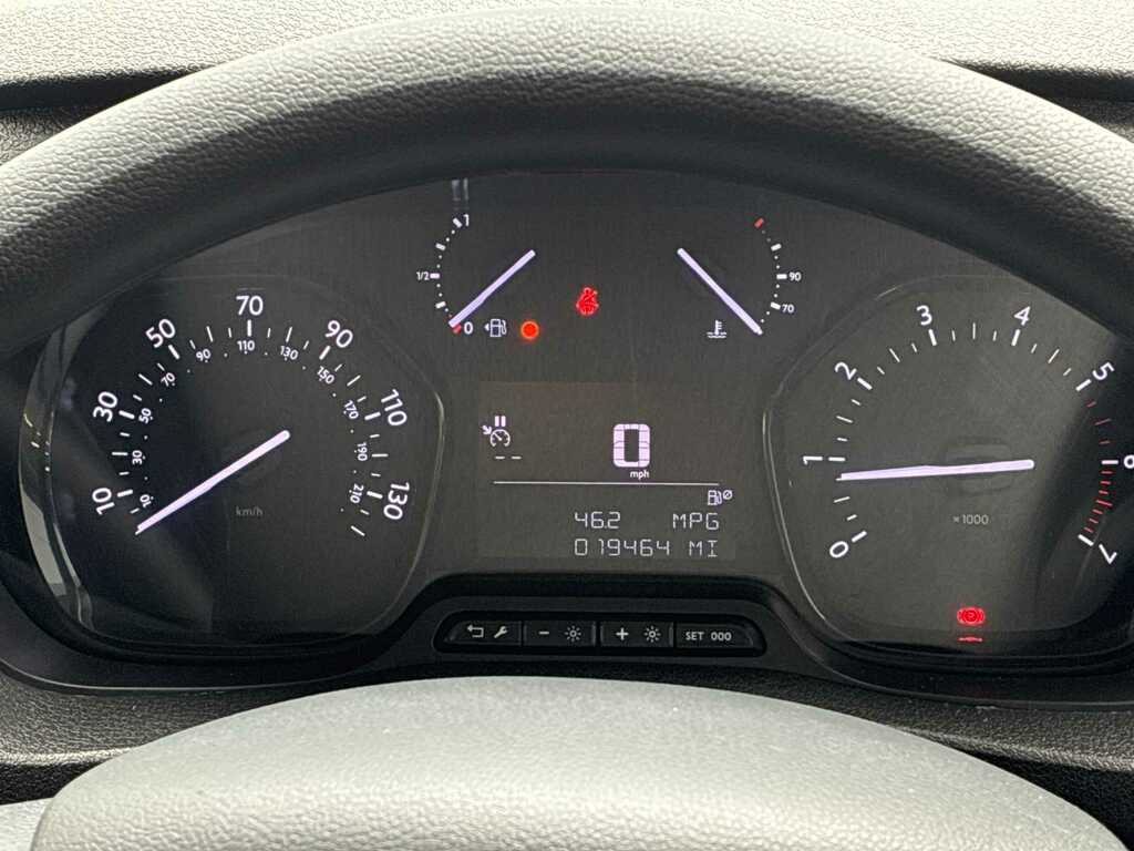 Vauxhall Vivaro Pro #9