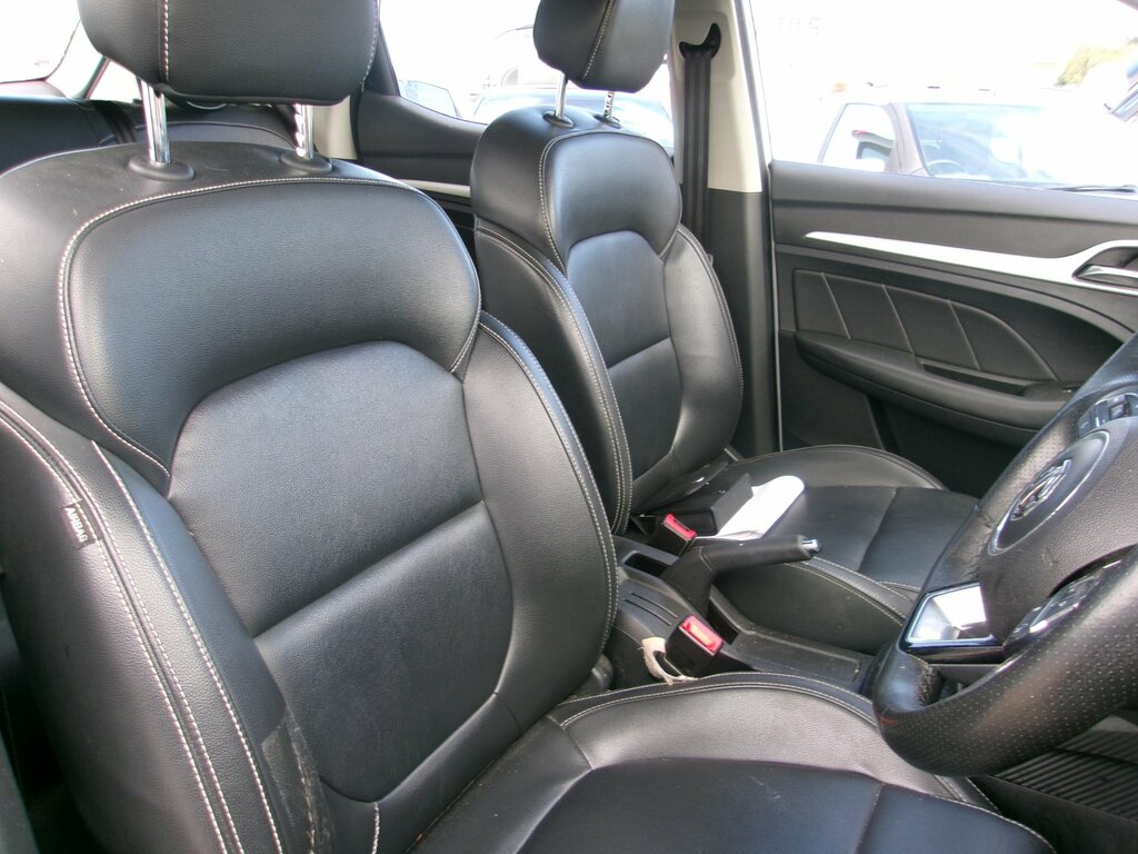 MG ZS Exclusive White #9