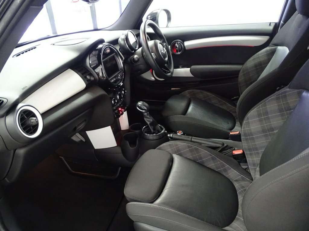 Mini Hatch 1.5L Cooper White #5