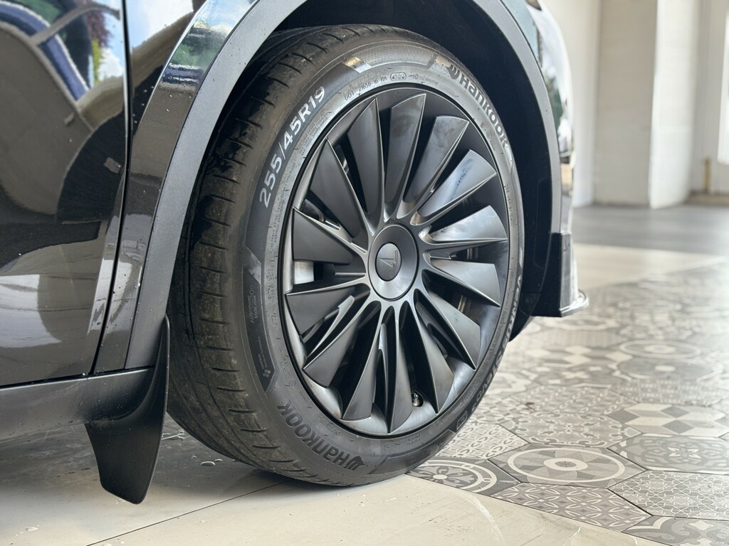 Tesla Model Y Suv Dual Motor Long Range 202222 AJ22GWA Black #4
