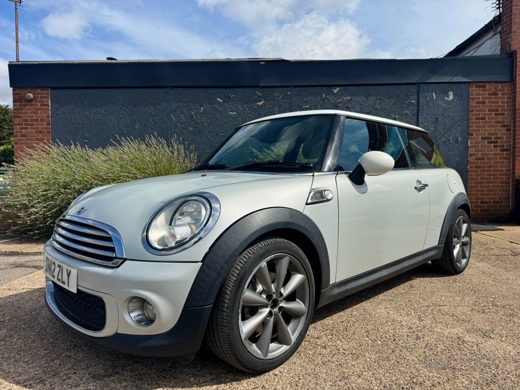 Mini Hatch 1.6 Cooper Avenue Red #8