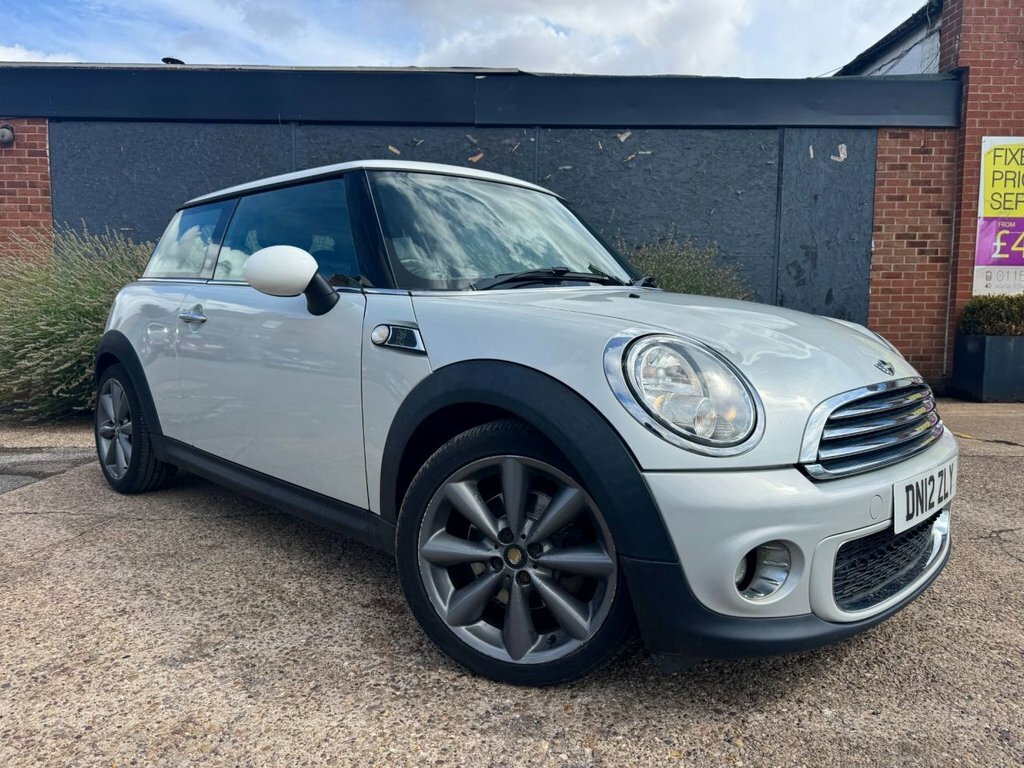 Mini Hatch 1.6 Cooper Avenue Red #1