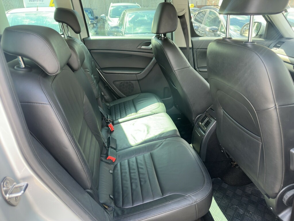Skoda Yeti 2.0 Tdi Elegance 2015 Silver #4