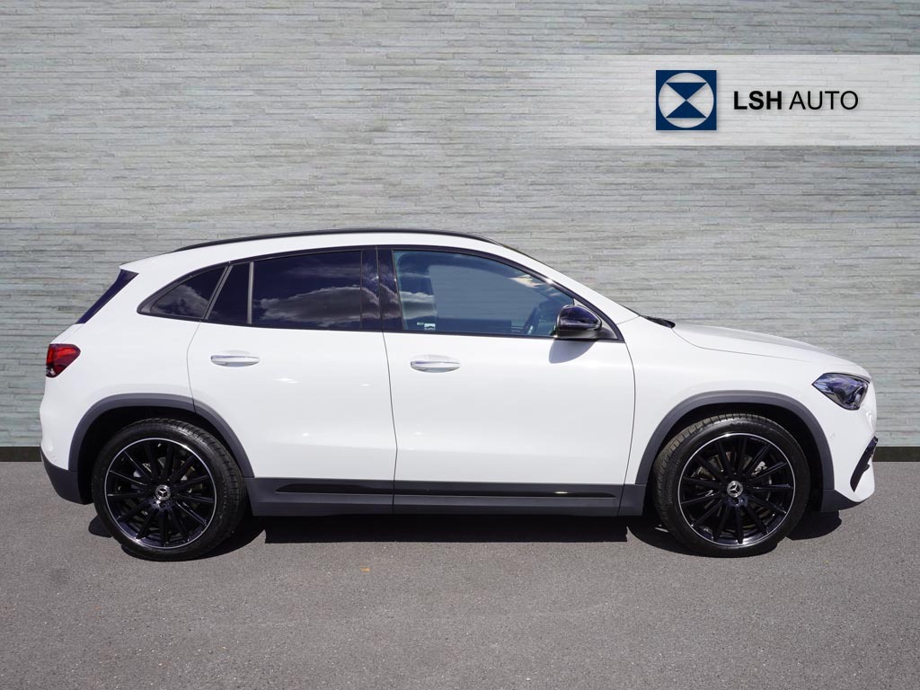 Mercedes-Benz GLA Class Gla 220D 4Matic Amg Line Premium Plus Night Editio White #2