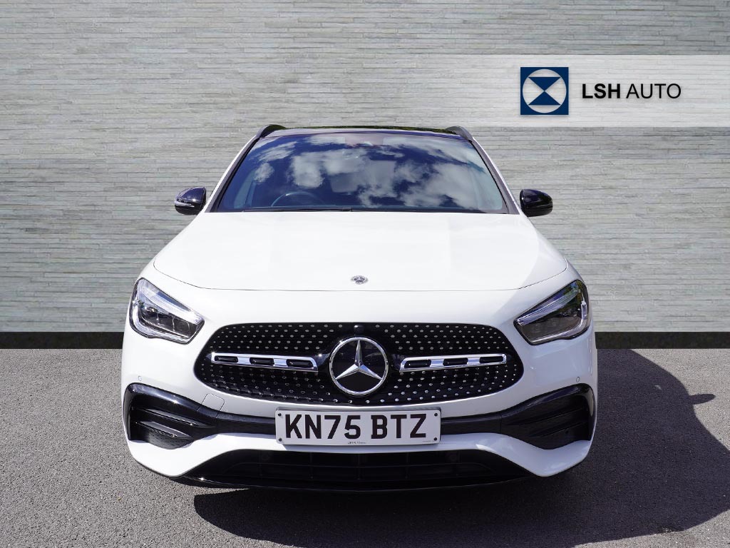 Mercedes-Benz GLA Class Gla 220D 4Matic Amg Line Premium Plus Night Editio White #4