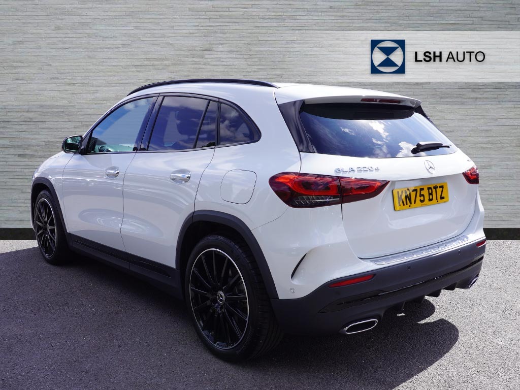 Mercedes-Benz GLA Class Gla 220D 4Matic Amg Line Premium Plus Night Editio White #3